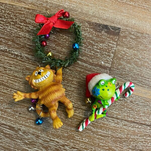 SET of 2 AGC Christmas Ornaments. (Hanging wreath cat and candy-cane frog)